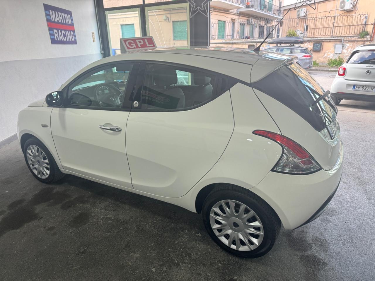 Lancia Ypsilon 1.2 69 CV 5 porte GPL Ecochic Gold
