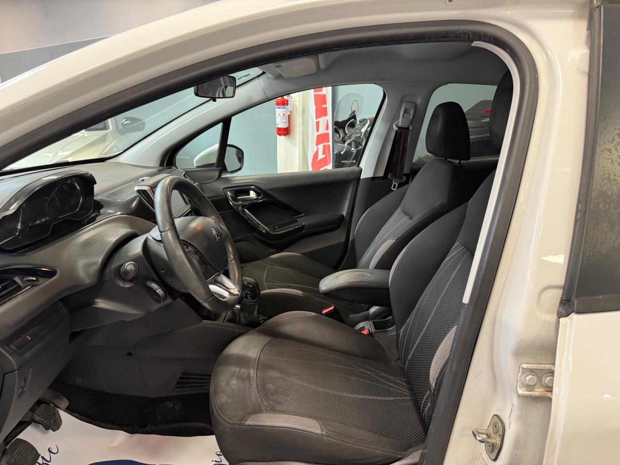 Peugeot 208 1.2 VTi 82 CV 5 porte Access Ok Neopatentati