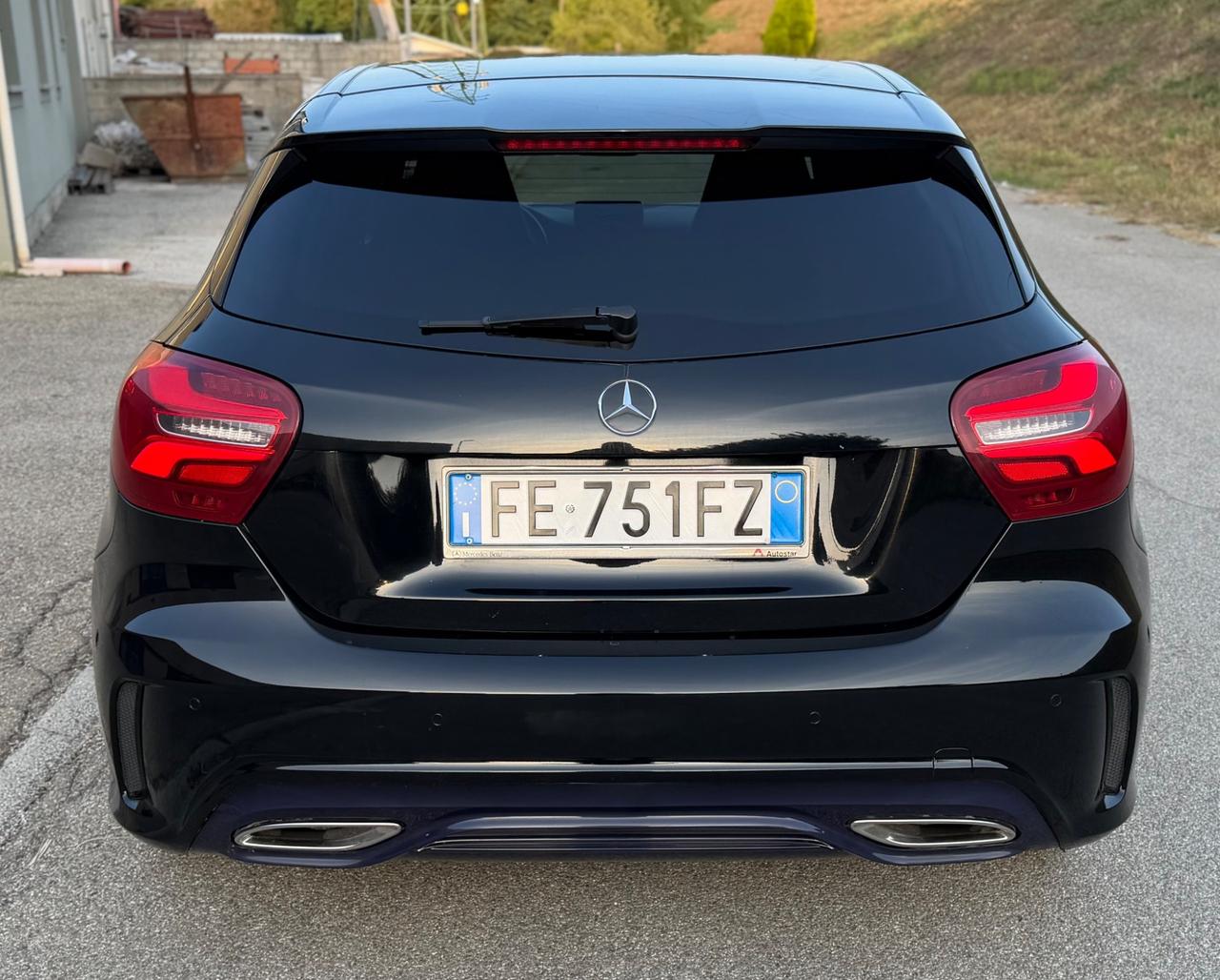 Mercedes-benz A 180 AMG dentro e fuori