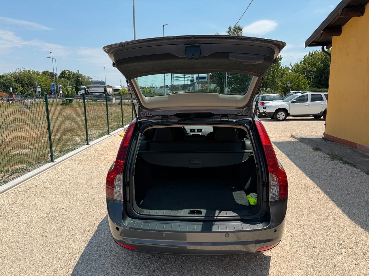 Volvo V50 D2 R-design