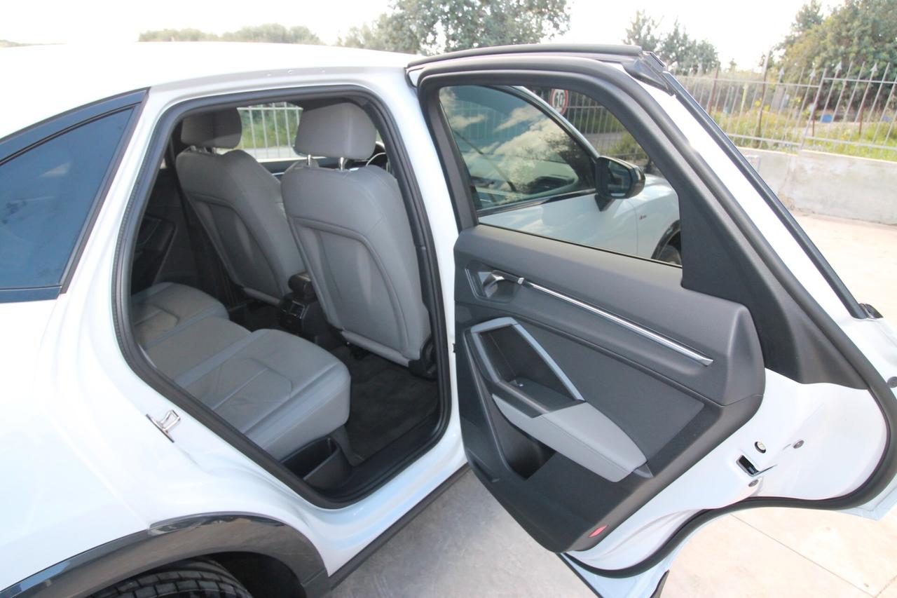 Audi Q3 SPB 45 TFSI e Identity Black|2024