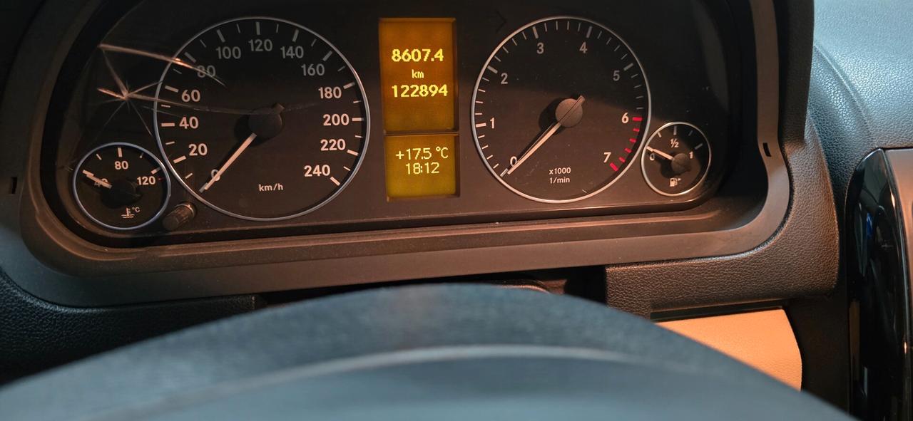 Mercedes-benz A 150 160 BlueEFFICIENCY Elegance