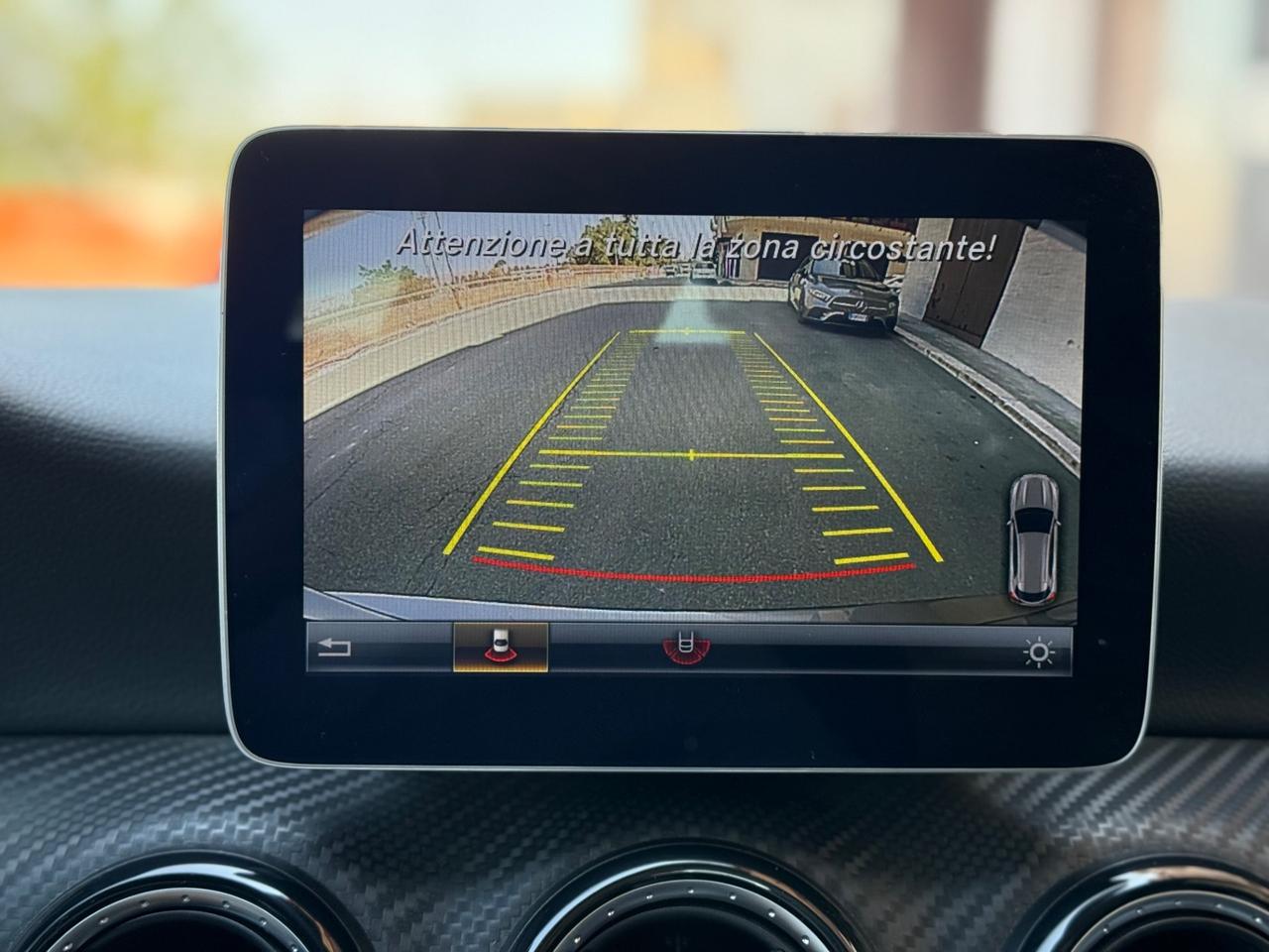 Mercedes GLA 180d Sport FARI LED-TELECAMERA