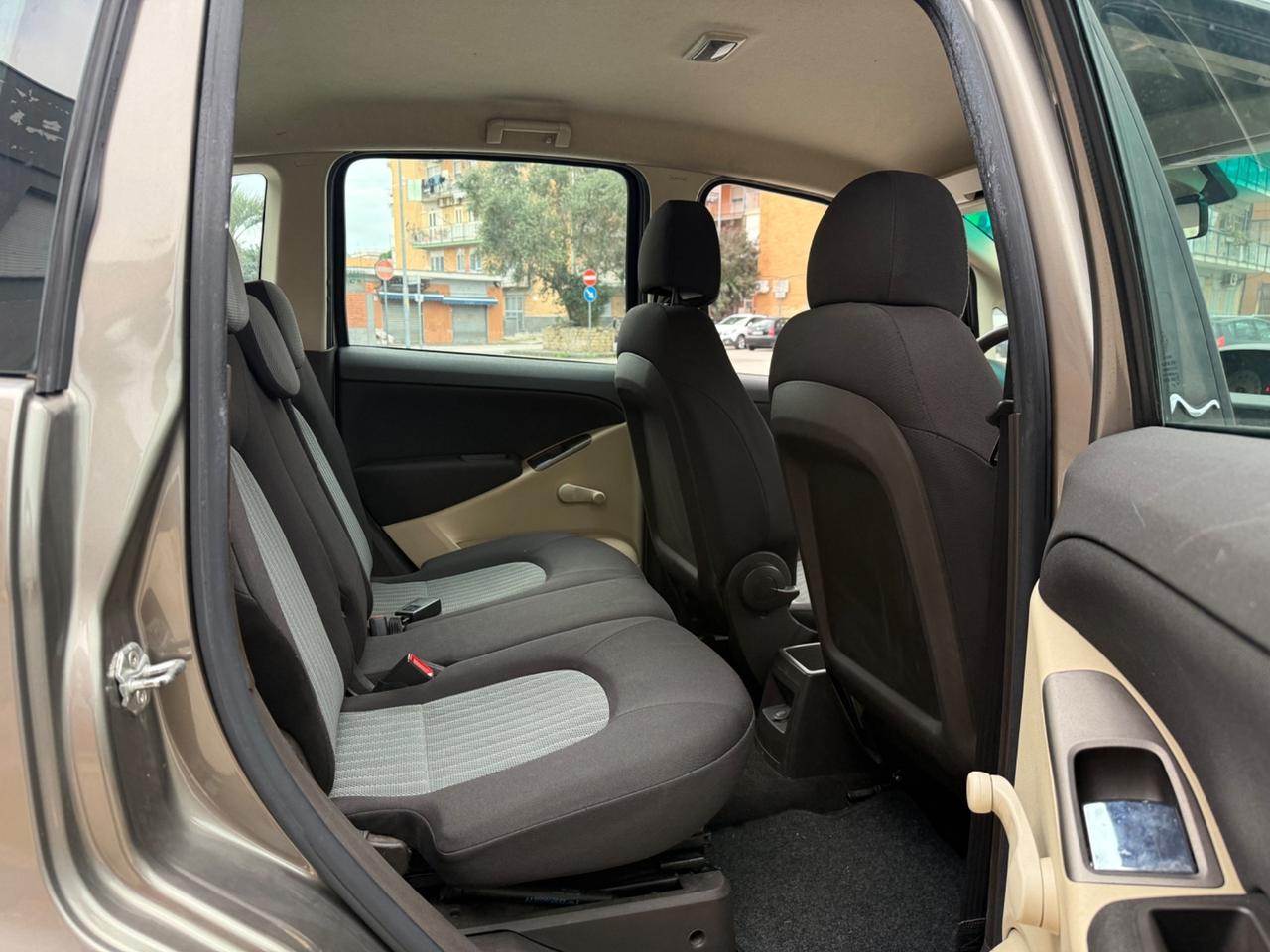 Lancia MUSA 1.3 Multijet Full puntini di grandine