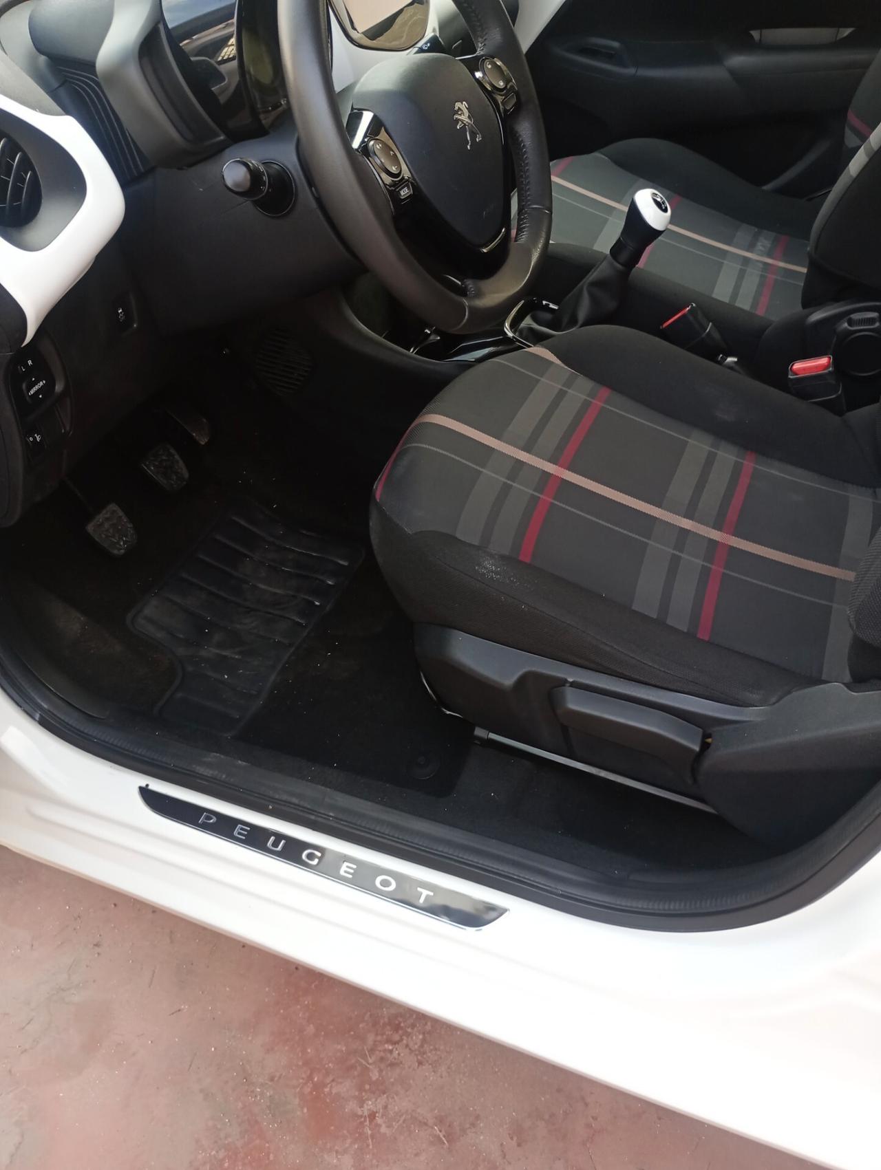 Peugeot 108 VTi 68 5 porte Allure
