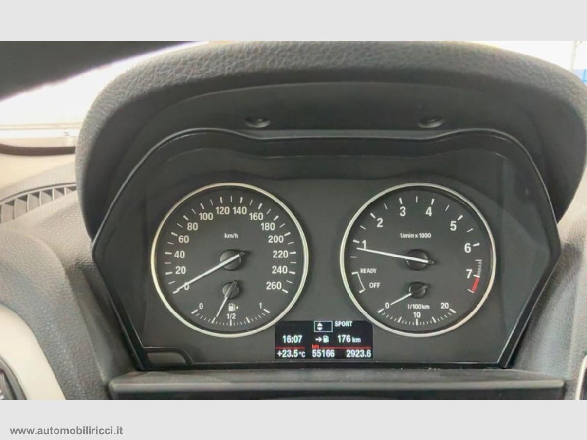 BMW 220i Coupé Advantage