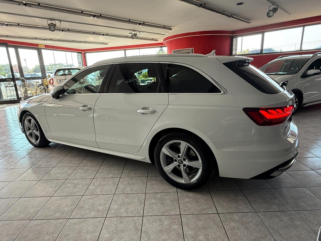 Audi A4 Avant 35 TDI/163 CV S tronic S line edition