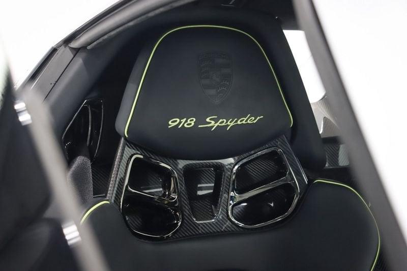 Porsche 918 Spyder - Weissach Package