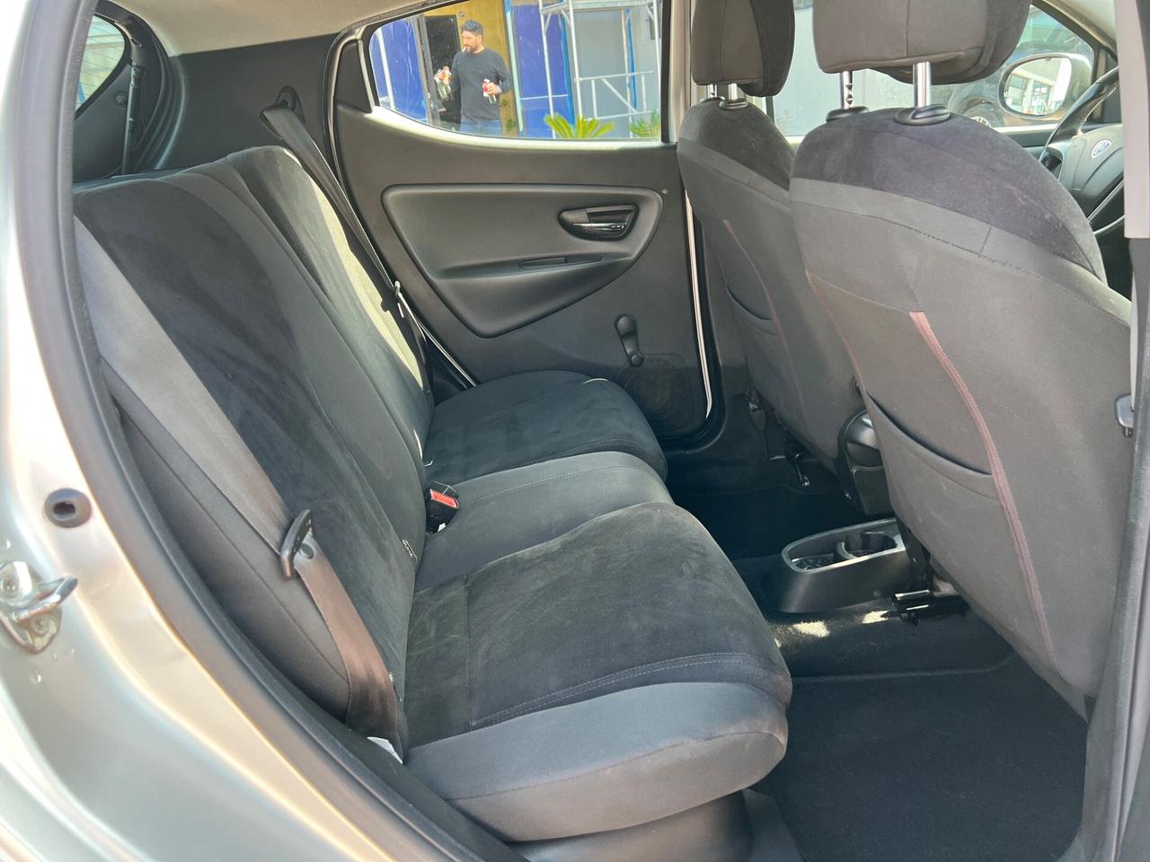 Lancia Ypsilon 1.3 MJT 16V 95 CV 5 porte S&S Silver