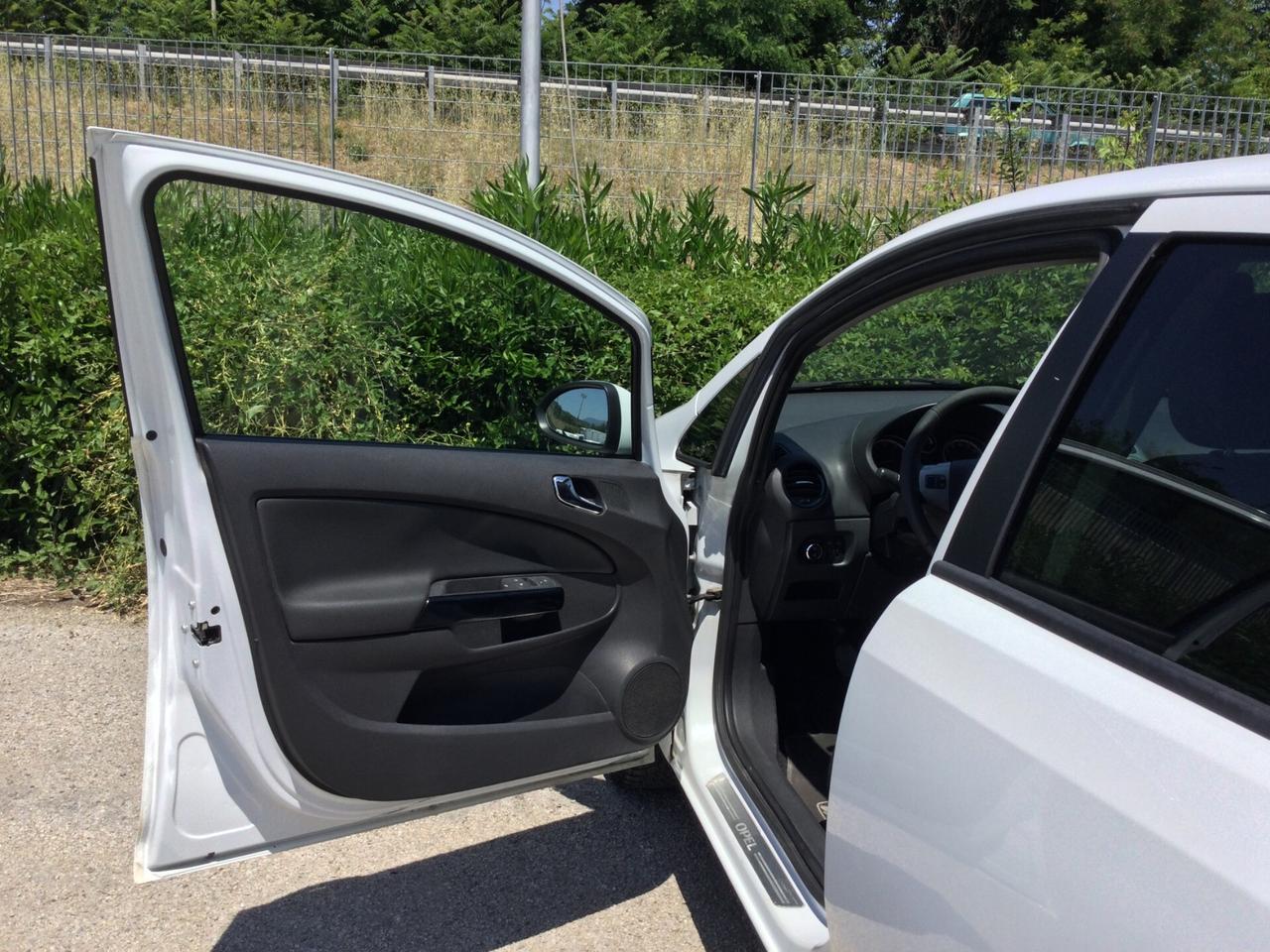 Opel Corsa 1.2 85CV 5 porte GPL-TECH Club