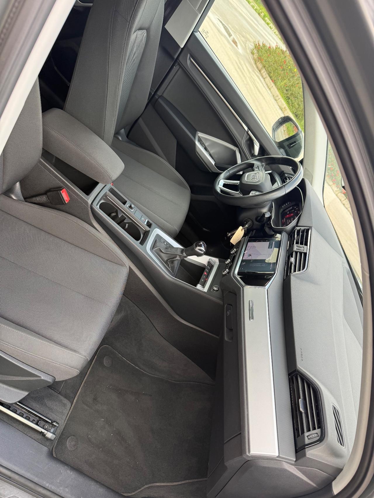 Audi Q3 35 TDI S tronic Business