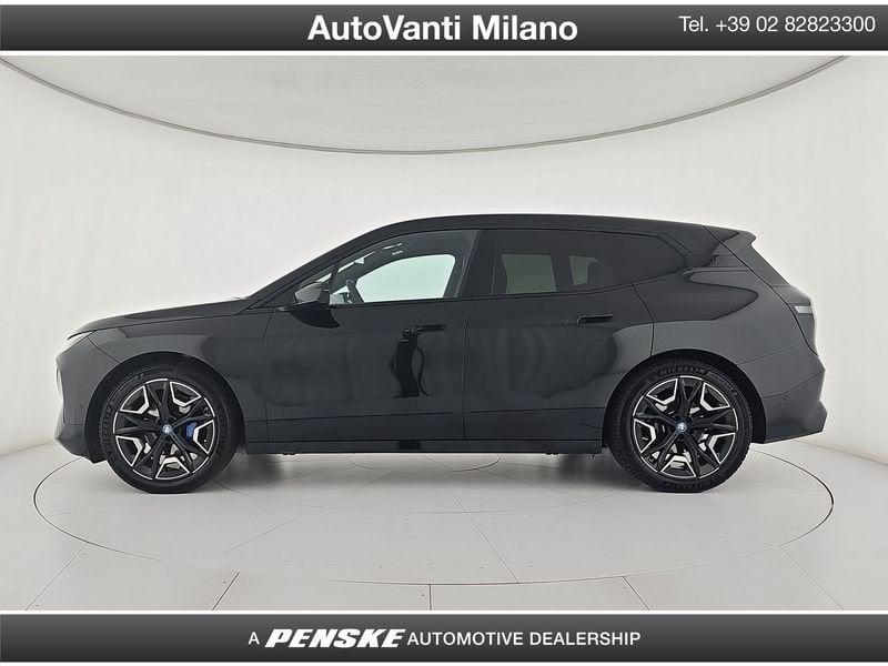 BMW iX xDrive40 Pacchetto Sportivo