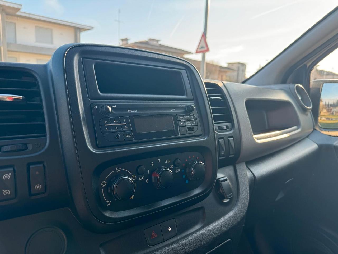 Renault Trafic T29 1.6 DCI 125CV SeS ICE 6 posti N1-WEBASTO