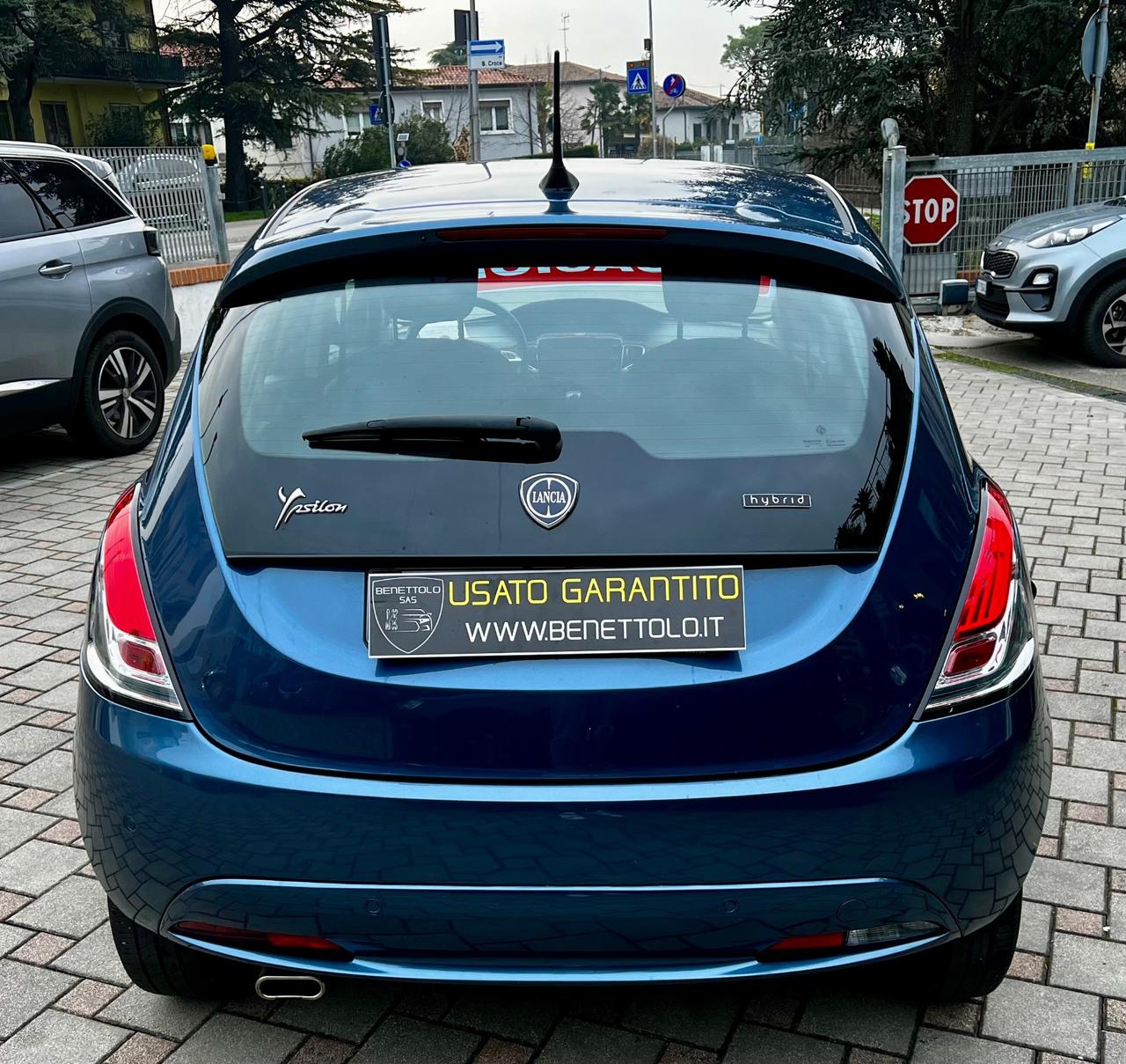 Lancia Ypsilon 1.0 FireFly 5 porte S&S Hybrid Ecochic Gold