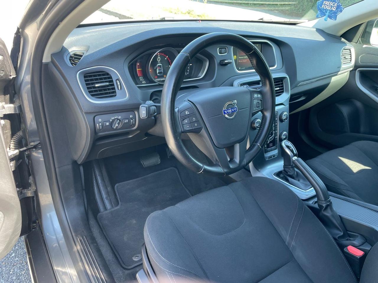 Volvo V40 Kinetic 2.0 D3 #9721