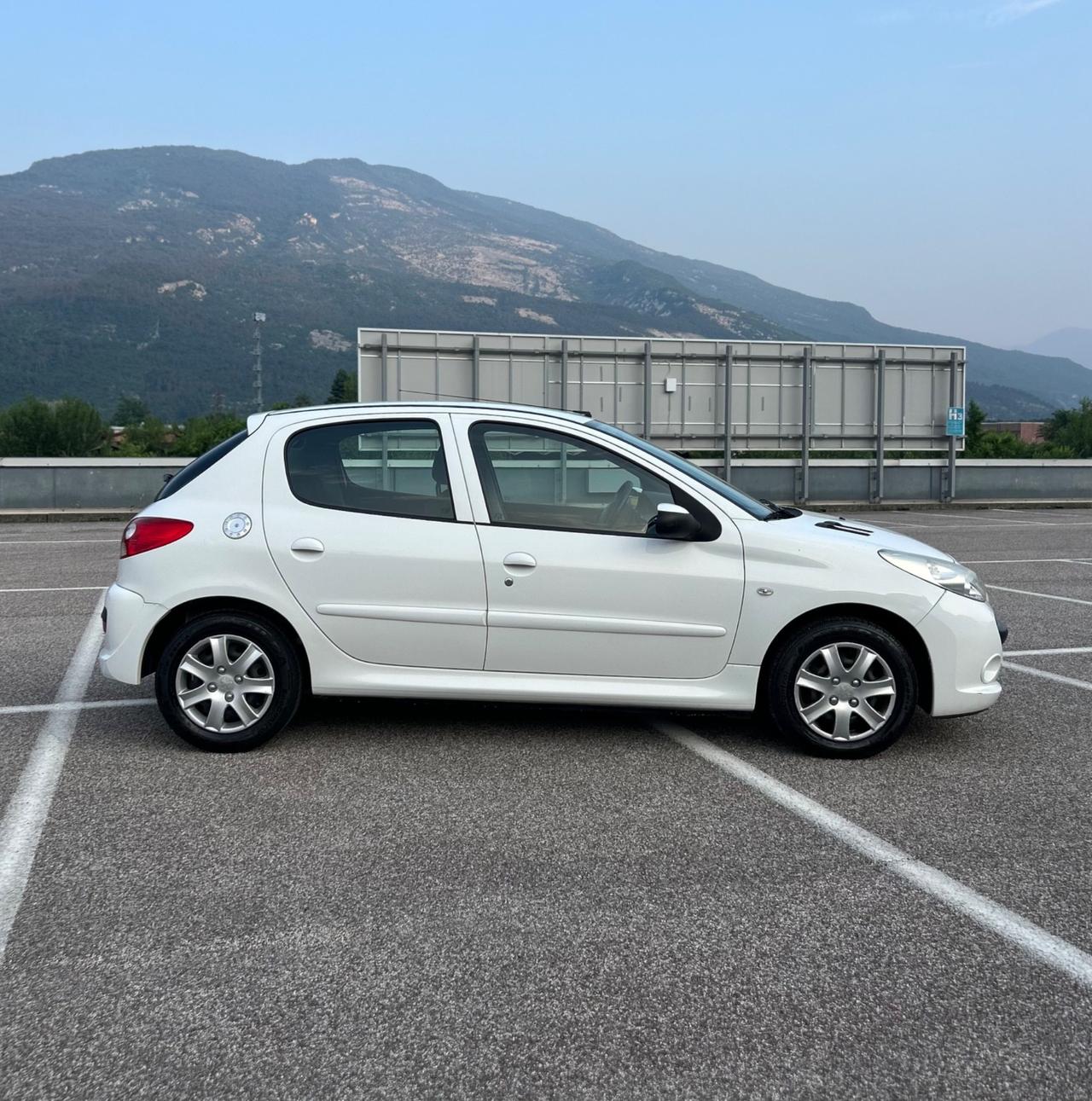 Peugeot 206 Plus 1.4 HDi 70CV 5p Neopatentati 2011