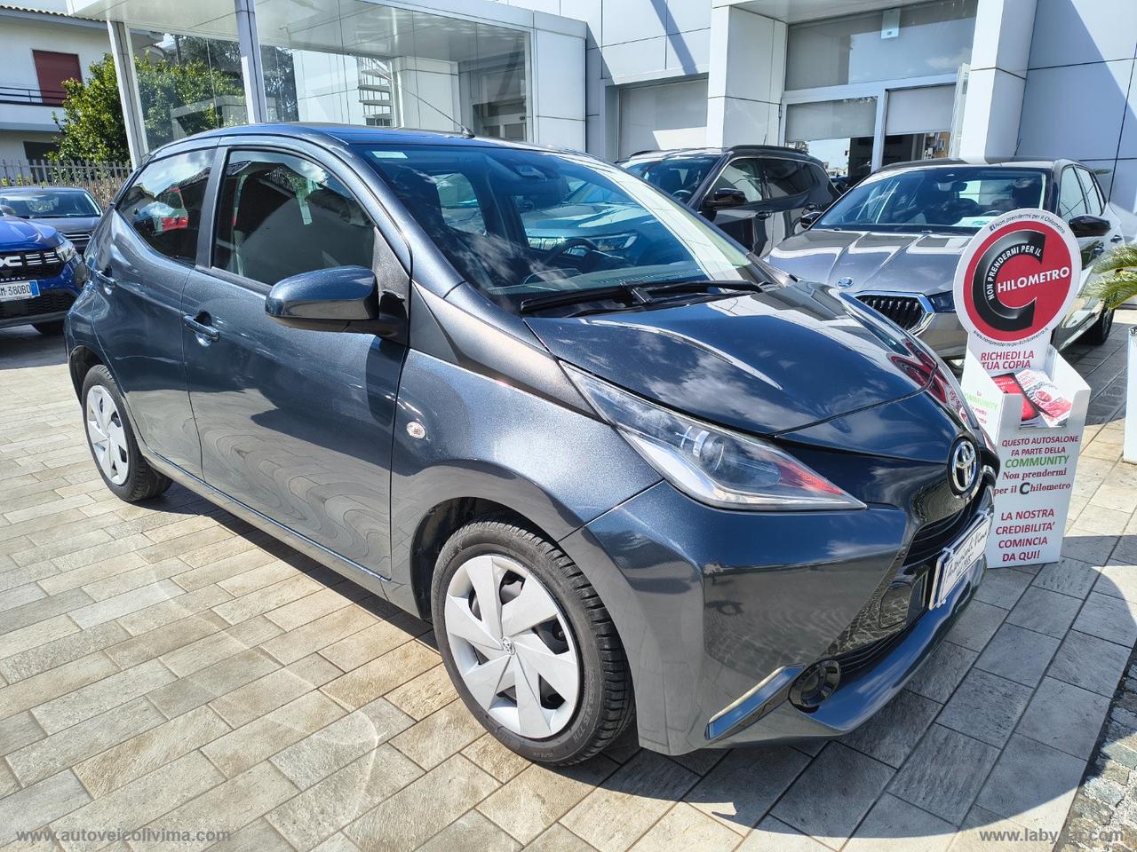 TOYOTA Aygo 1.0 VVT-i 69 CV 5p. x-play TSS MMT