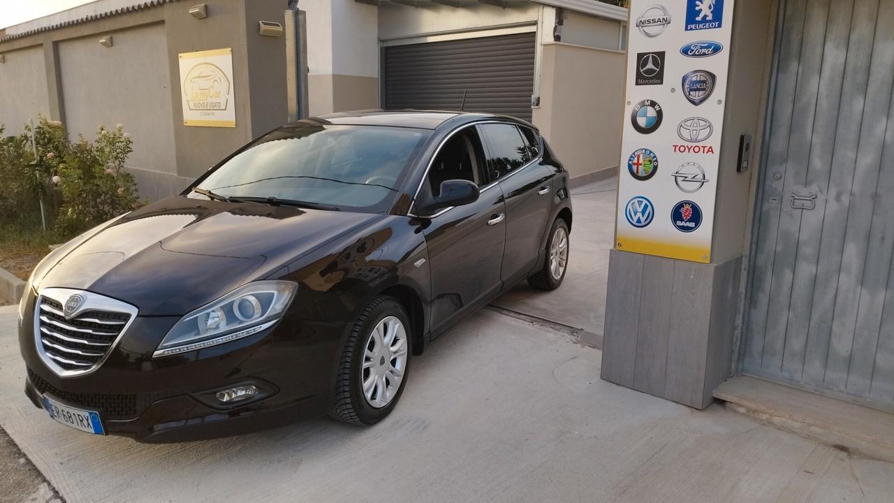 Lancia Delta 1.6 MJT DPF 105 CV Silver