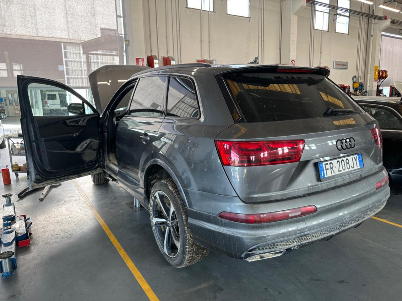 Audi Q7 3.0 TDI 272 CV - ALLUVIONATA RIPARABILE