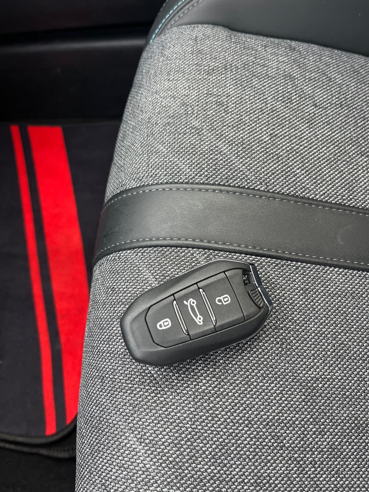 Peugeot 408 PureTech EAT8 GT Line PROBLEMA MOTORE