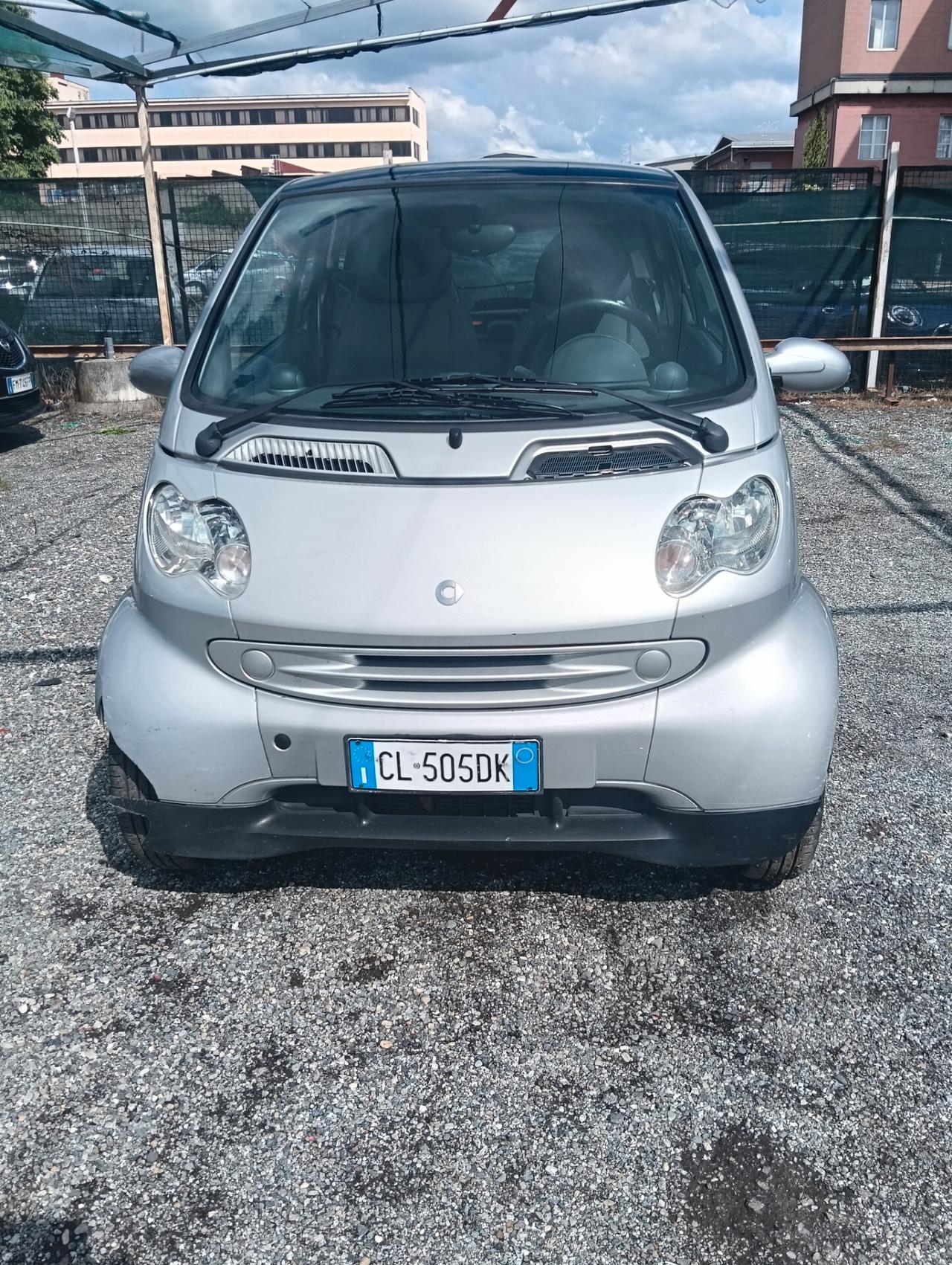Smart 700 city-coupé pure (45 kW)