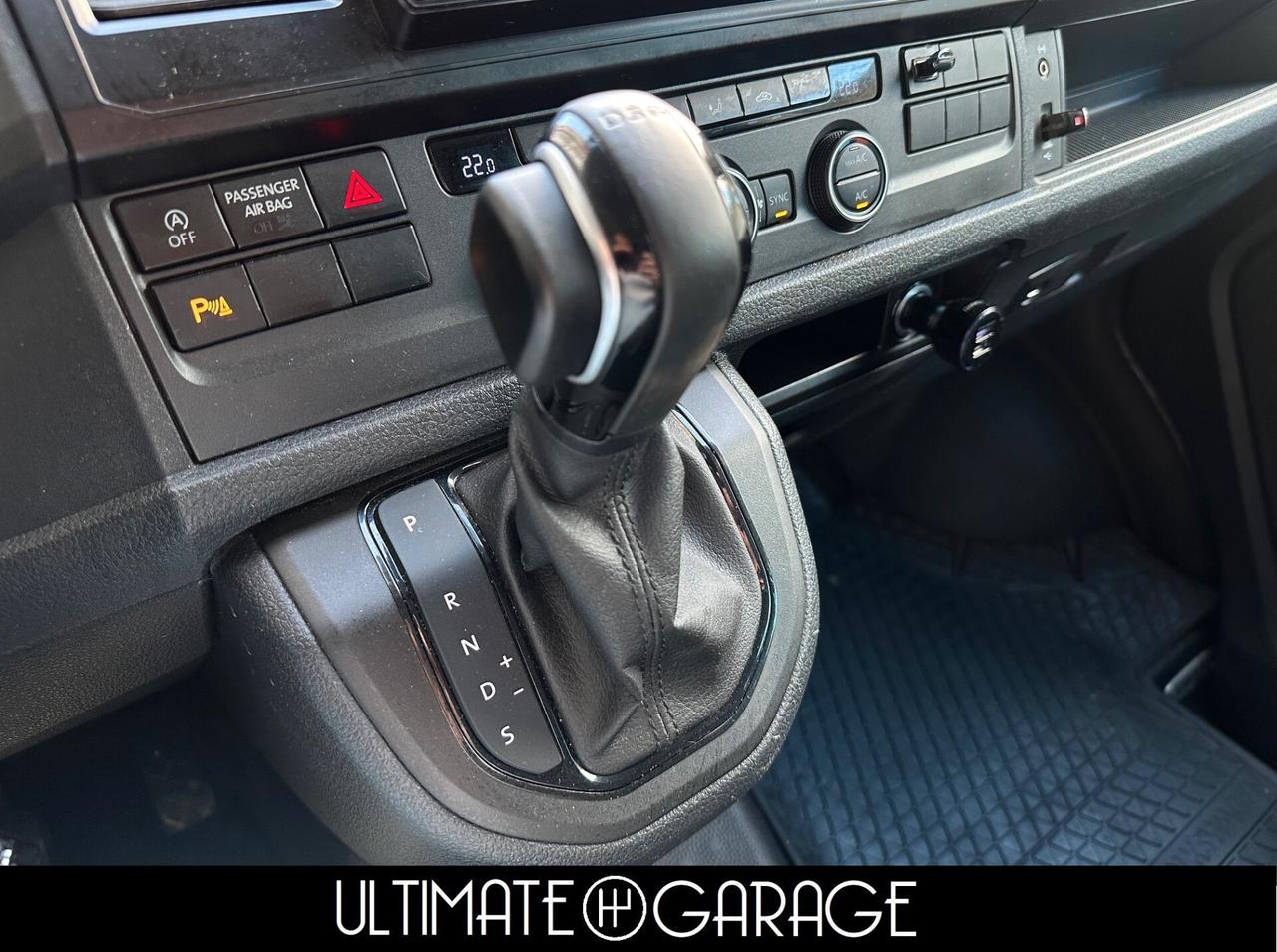 Volkswagen Multivan T6 Caravelle 2.0 TDI DSG Comfortline 9 posti Bicolor