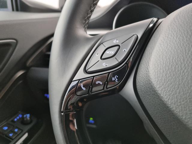 TOYOTA C-HR 1.8 Hybrid E-CVT Dynamic