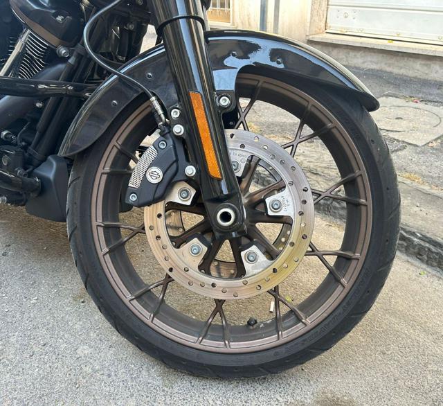 HARLEY-DAVIDSON CVO Road Glide ST