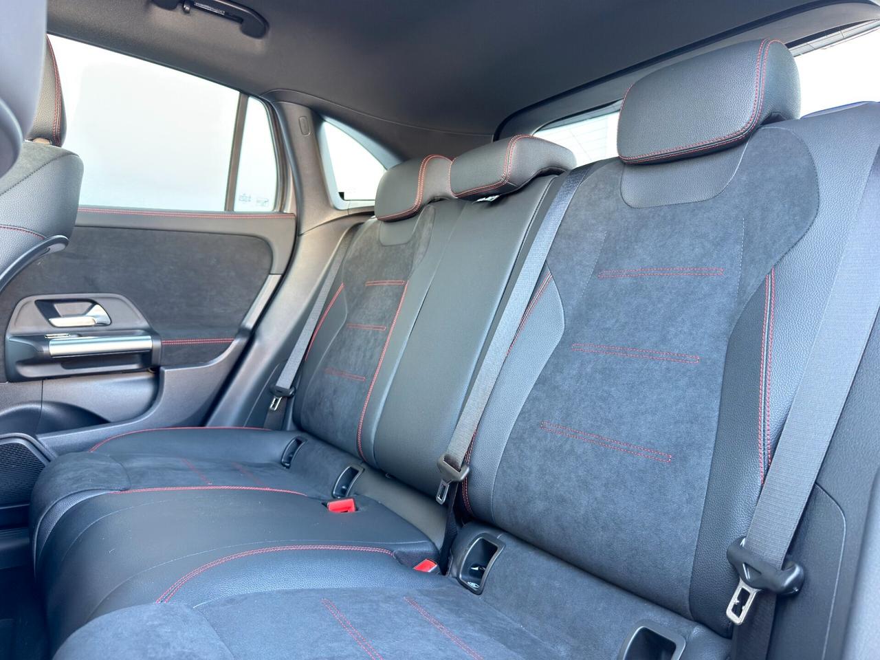 Mercedes-benz GLA 200 d 2.0 150 CV KM0 AMG Premium Plus IVA ESPOSTA
