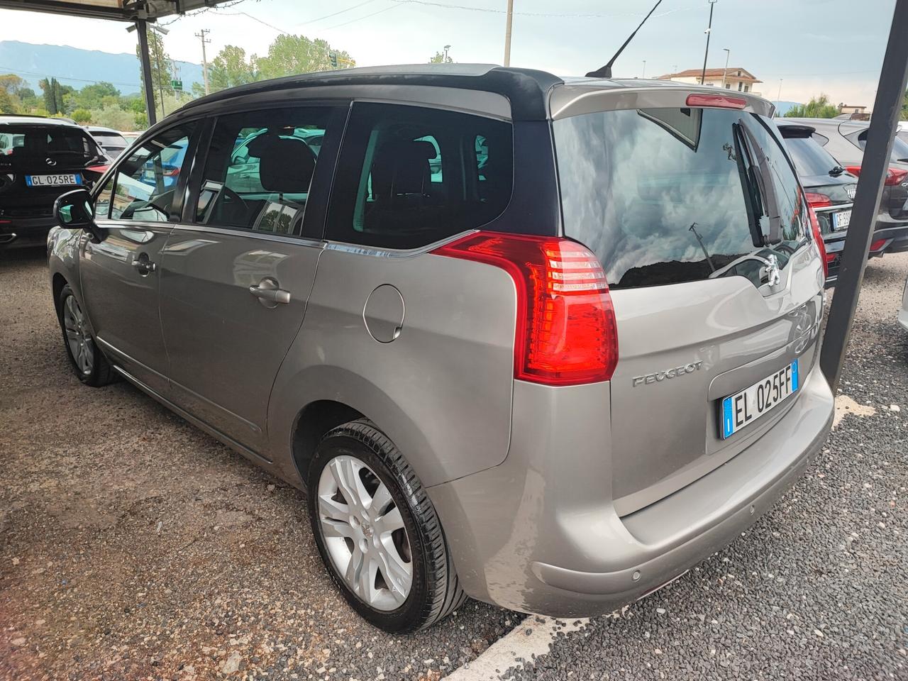 Peugeot 5008 2.0 HDi 150CV Active