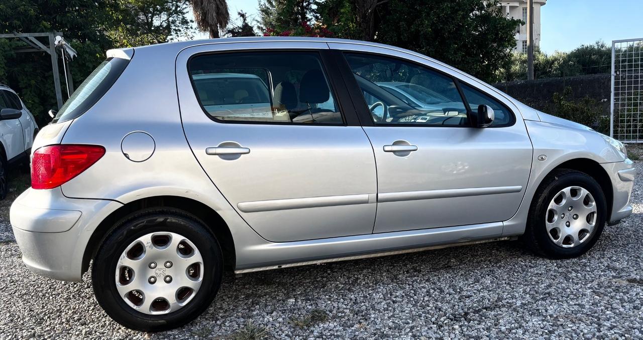 Peugeot 307 1.6 16V HDi 90CV 5p. XT