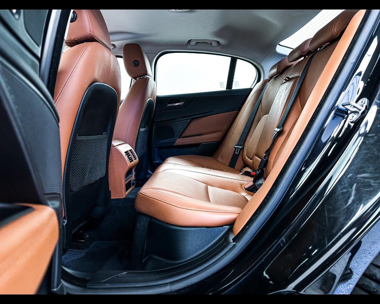 JAGUAR XE 2.0 D Turbo 180 CV AWD aut. Prestig