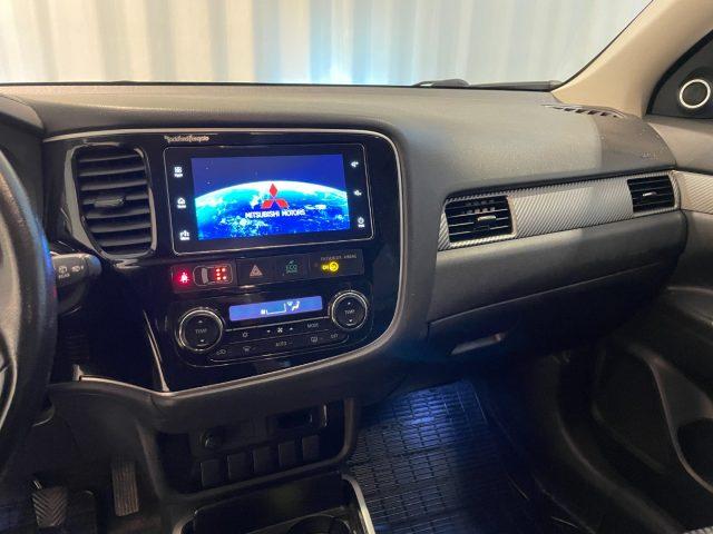 MITSUBISHI Outlander 2.2 DI-D 4WD Instyle 7p. Bluetooth Alu Clima