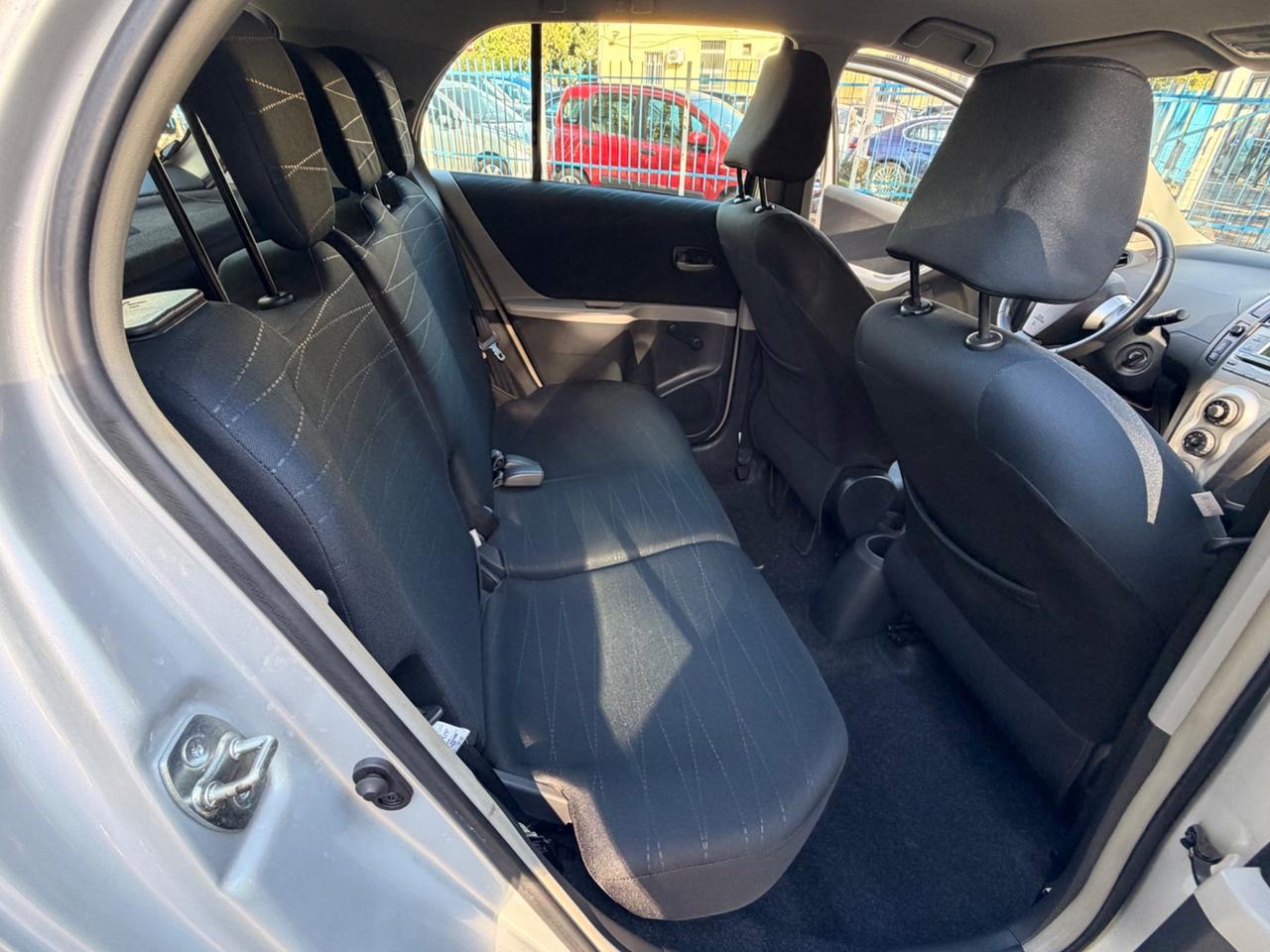 Toyota Yaris 1.3 Benz 5 porte Sol *OK NEO PATENTATI*