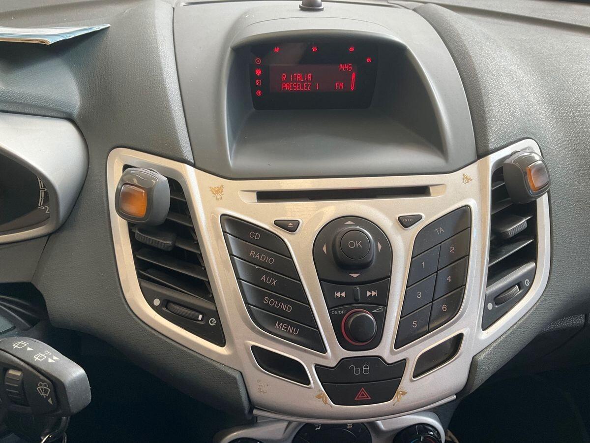 Ford Fiesta 1.4 5 porte Bz.- GPL Titanium