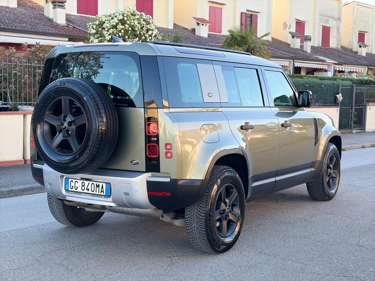 Land Rover Defender 110 3.0D I6 250 CV AWD Auto X-Dynamic HSE
