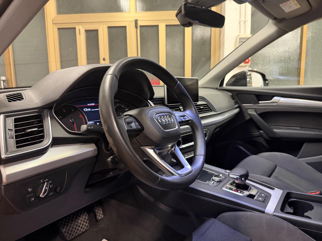 Audi Q5 40 TDI quattro S tronic Business Sport