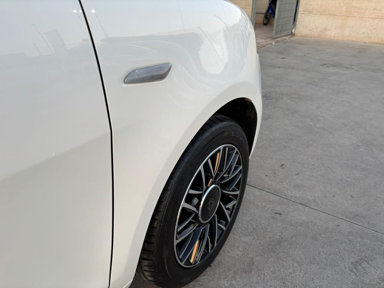 Lancia Ypsilon 1.2 69 CV 5 porte GPL Momo design