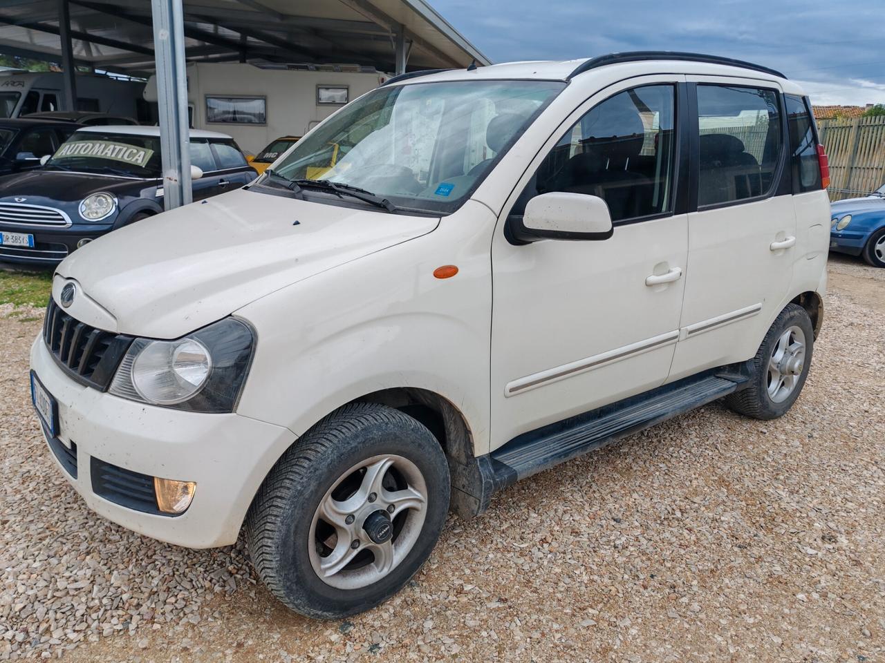 Mahindra Quanto C8 2.2 4WD N1