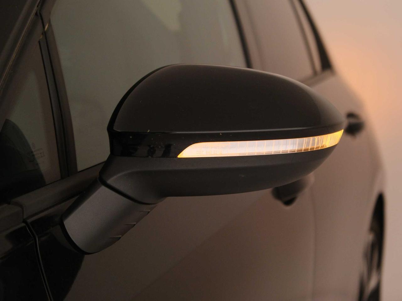 Volkswagen Golf 2.0 tdi scr 150cv r-line dsg