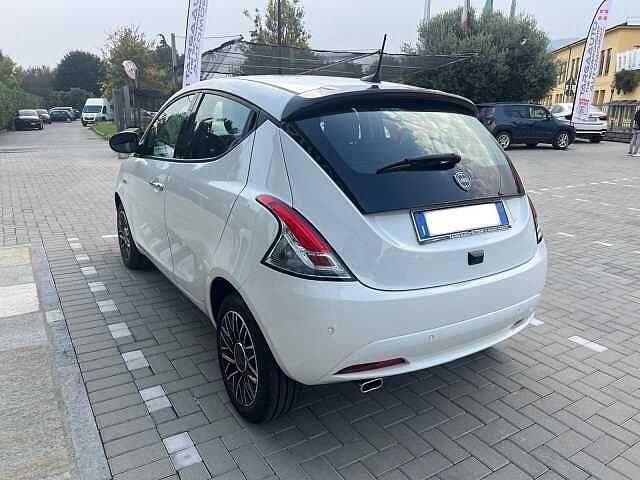Lancia Ypsilon 1.0 FireFly 5 porte S&S Hybrid Platino