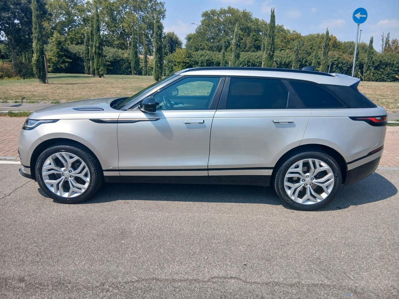 Land Rover Range Velar 2.0 TD4 180 CV R-Dynamic HSE