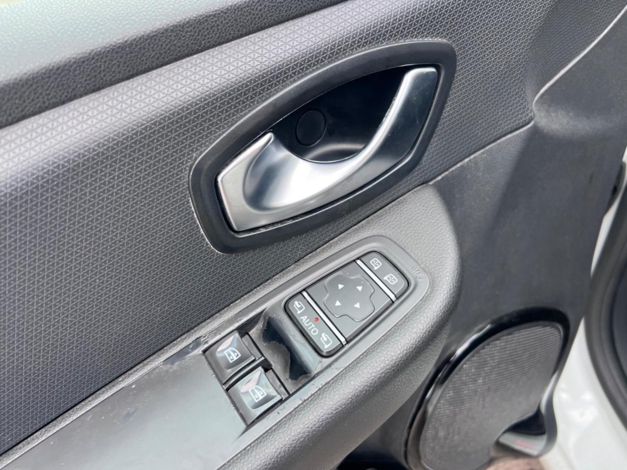 Renault Clio dCi 8V 75 CV 5 porte Moschino Life