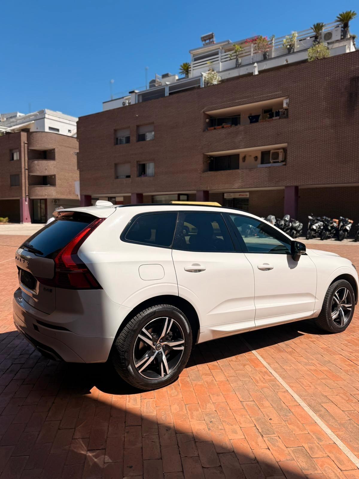 Volvo XC 60 XC60 B4 (d) AWD Geartronic R-design