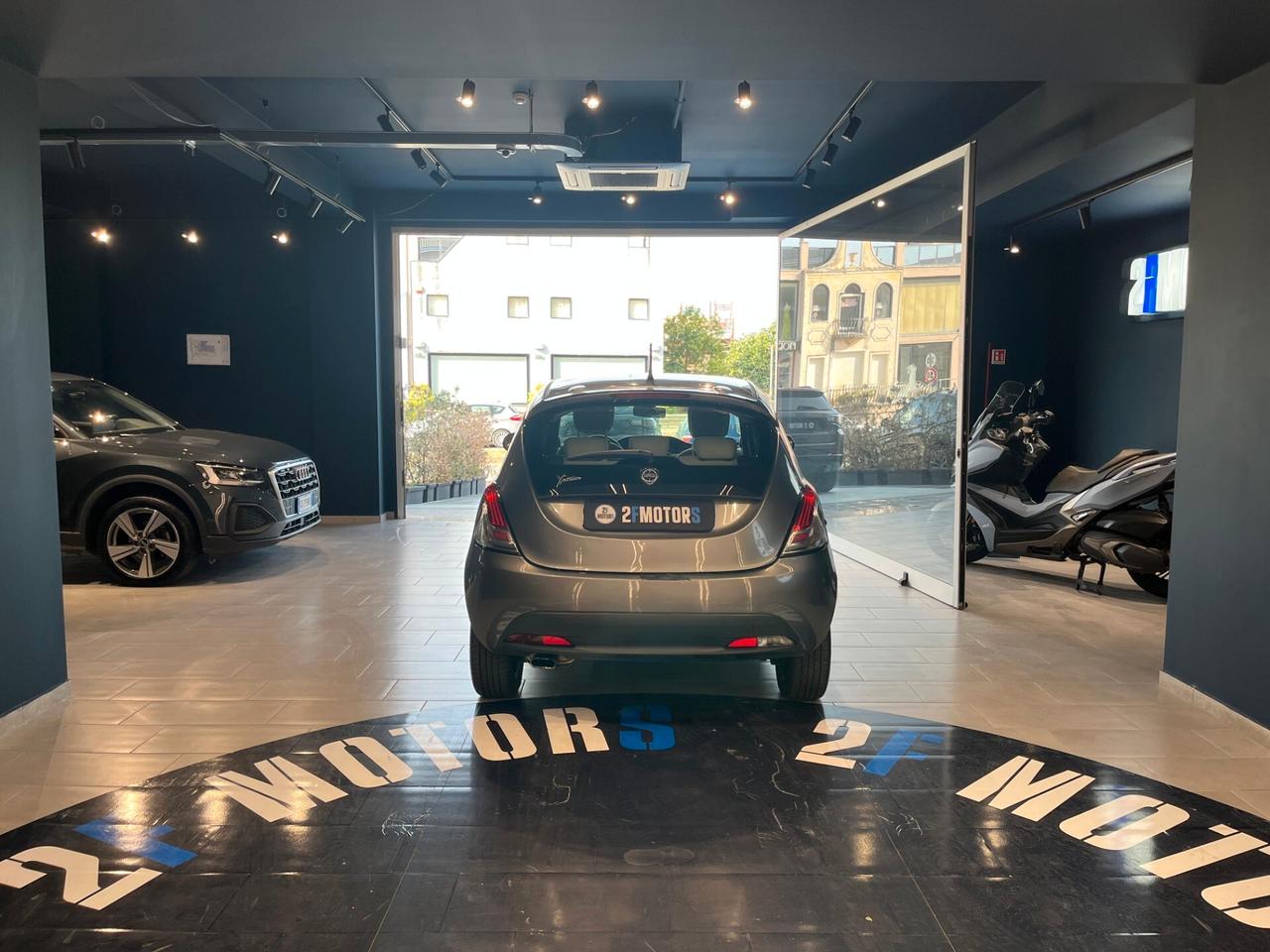Lancia Ypsilon 1.3 MJT 16V 95 CV 5 porte S&S Silver