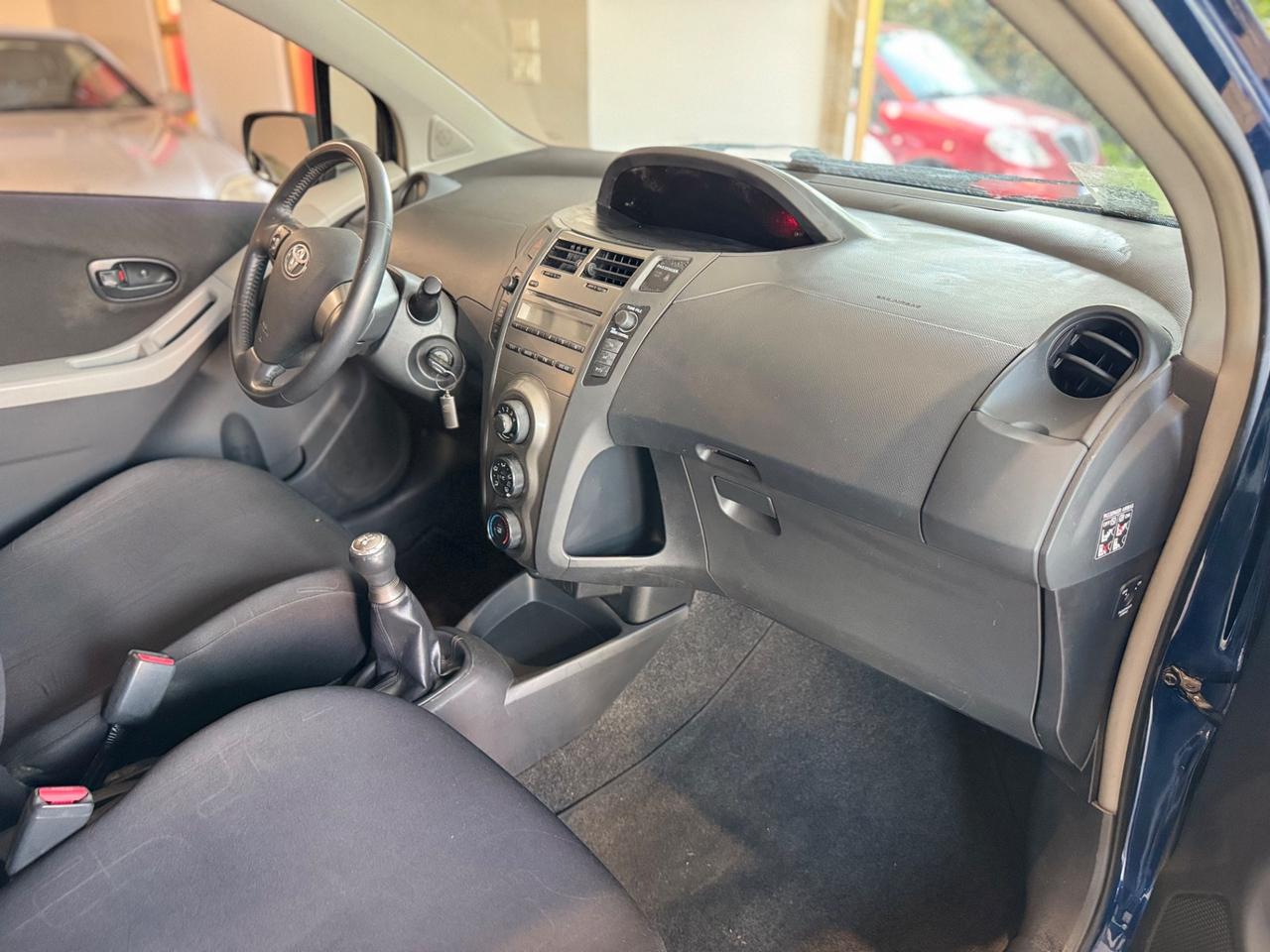 Toyota Yaris 1.0 5 porte Sol