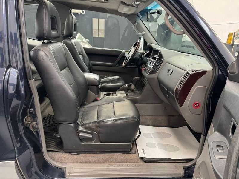 Mitsubishi Pajero Pajero 3.2 16V DI-D 3p. GLX Autocarro