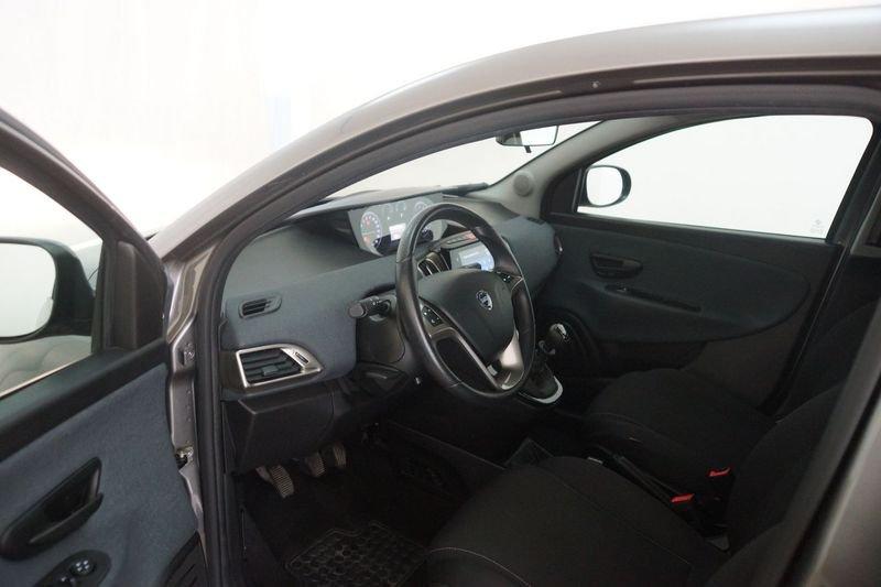 Lancia Ypsilon 1.0 FireFly 5 porte S&S Hybrid Gold