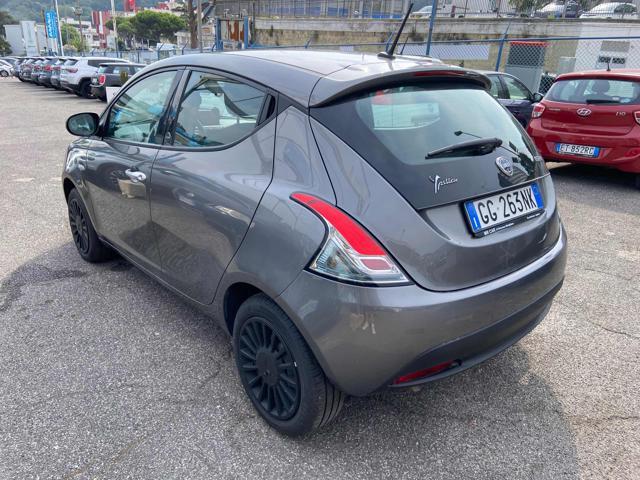 LANCIA Ypsilon 1.0 FireFly 5 porte S&S Hybrid Ecochic Silver