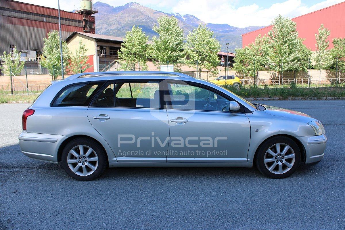 TOYOTA Avensis 2.0 D-4D 16V Station Wagon